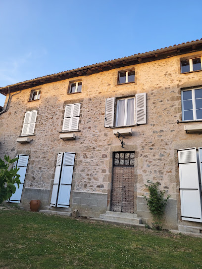 Maison Tyto Alba, Chambre D'hôtes à Saint-Victurnien