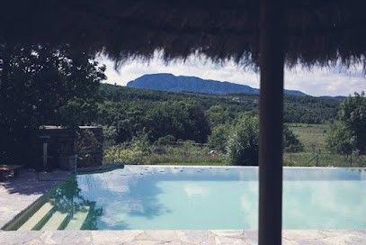 Le Lamalou Gîte du Pic Saint Loup, avec piscine, Location de Vacances à Rouet