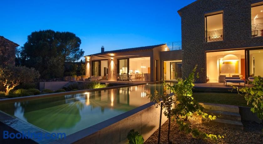 BB 12 LUBERON chambres d'hôtes contemporaines, Maison d'Hôtes à Cabrières-d'Avignon
