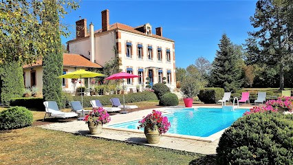 Gîte Domaine de La Sérita, Location de Vacances à Joze