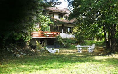 Les Grands Arbres, Chambre d'Hôtes à Saint-Christophe-sur-Guiers
