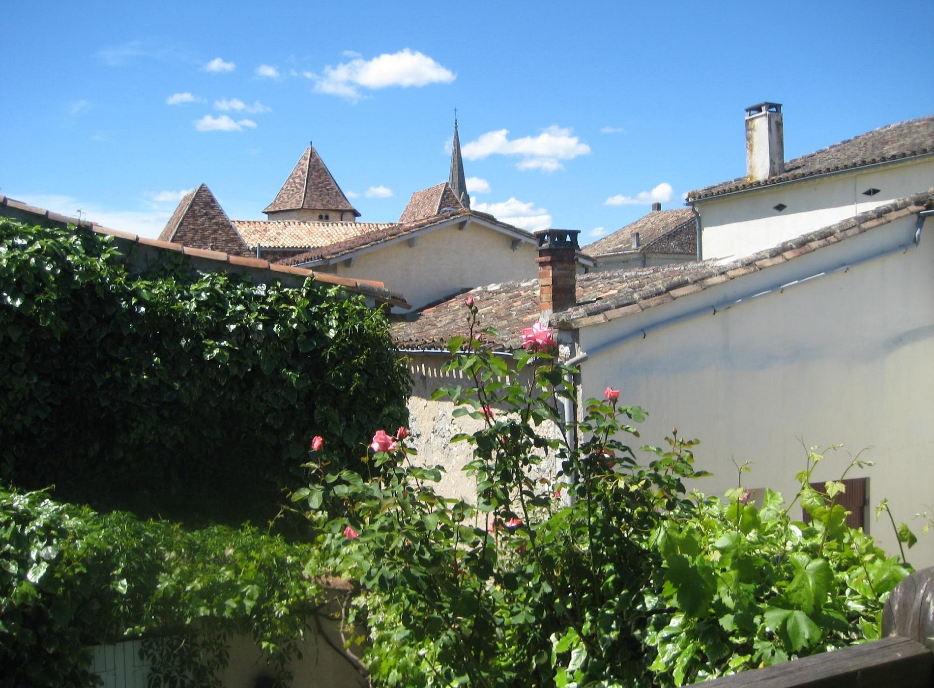52 Eymet - Bed & Breakfast, Chambre d'Hôtes à Eymet