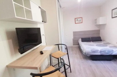 Entre Les 2 Roches, Location de Vacances à Prissé