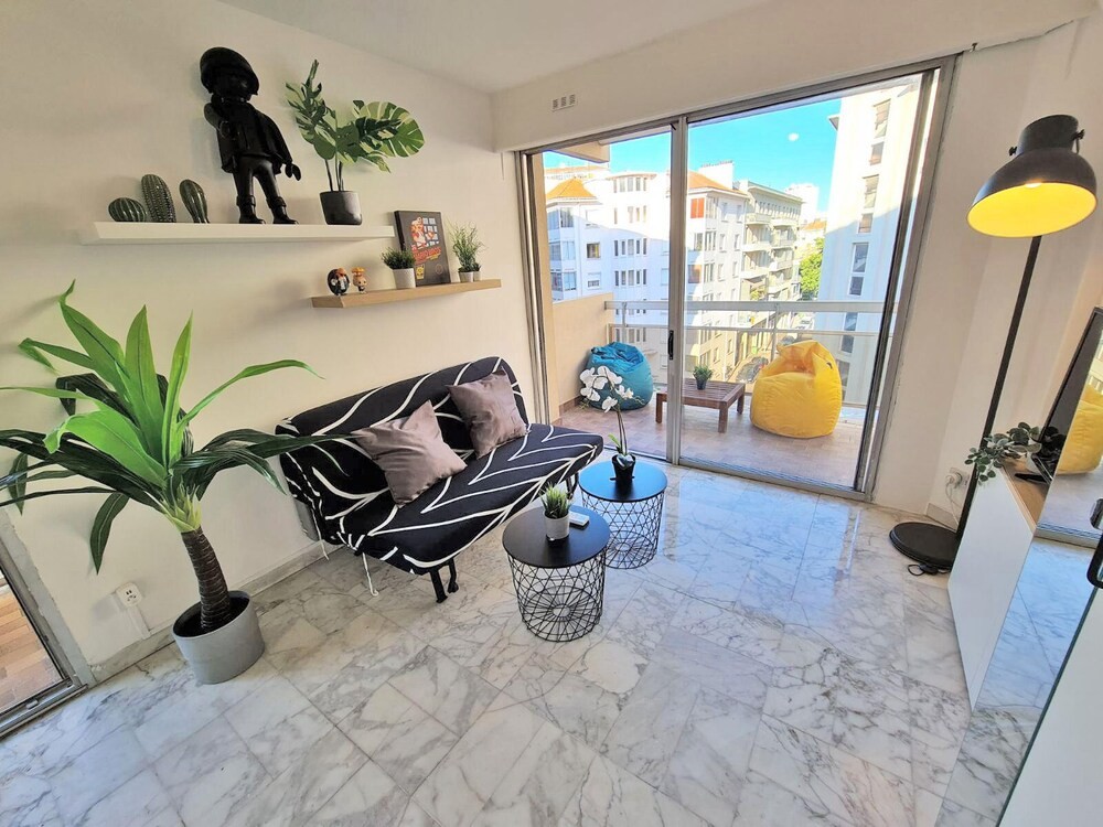 GregBnb - T2 Pleine Ville - CLIM + BALCON, Location de Vacances à Toulon