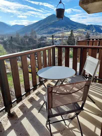 Studio Seyne Les Alpes 04140 Location De Vacances à Seyne