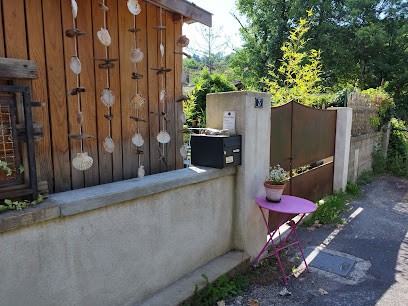 Gîte Le Pont Du Pin, Chambre d'Hôtes à Figeac