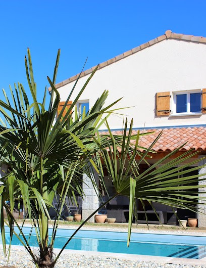 LA VILLA D'ISA, Chambre d'Hôtes à Saint-Alban-Auriolles