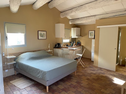 Jolie Studio Haut Village Ventabren, Location De Vacances à Ventabren