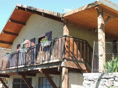 Gîte Le Chalet, Location De Vacances à Châteauroux-les-Alpes