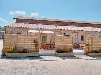 Les Granges des Petits Couleurs, Chambre d'Hôtes aux Epesses