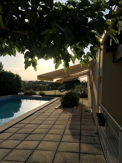 Location saisonnière avec Piscine privée dans le LOT (46), Location de Vacances aux Pechs du Vers