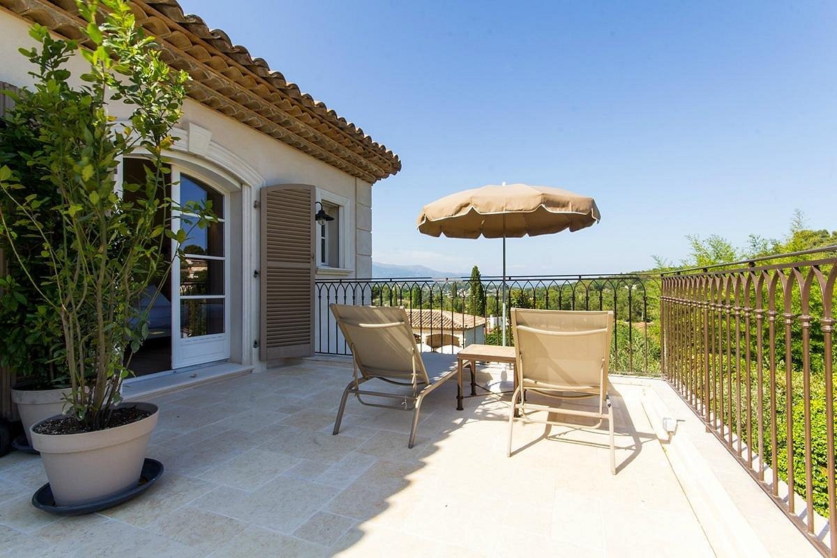 La Villa De Valbonne, Chambre d'Hôtes à Valbonne