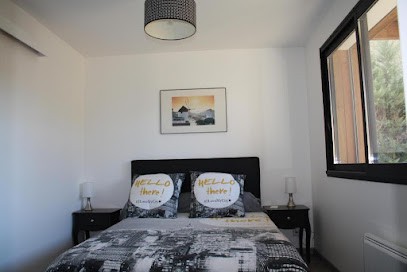 Rez-de-jardin avec vue sur la Sainte Victoire, Location de Vacances à Rousset