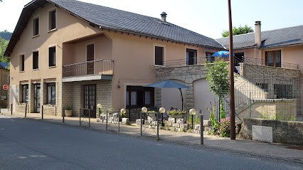 Au Pont de la Ginéze, Chambre d'Hôtes à Barjac