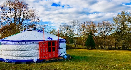 Yourte Volcans, Puy De Dôme, Chambre d'Hôtes à Montfermy