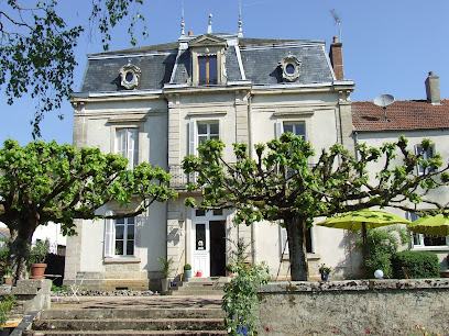 La Villa Les Pieds Dans L'ouche, Chambres D'hôtes Maison D'hôtes à Barbirey-sur-Ouche