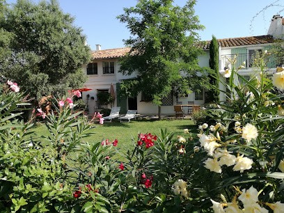 Mas Saint Louis Chambres d'hôtes, Chambre d'Hôtes à Saint-Laurent-d'Aigouze