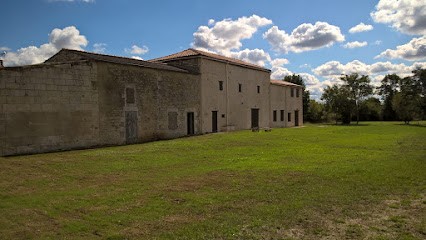 Le Logis De La Touche - A Holiday Gite Sleeping Up To 16 Guests In The Marais Poitevin Park, Location de Vacances à Prin-Deyrançon