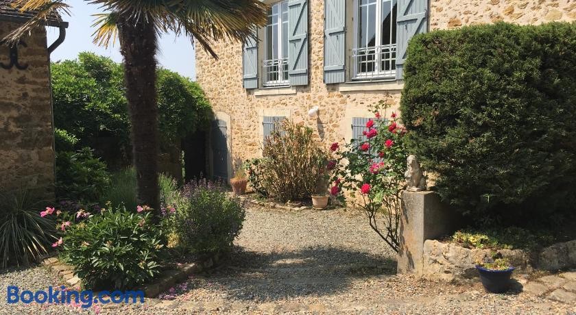 chambre privée, Chambre d'Hôtes à Lombron