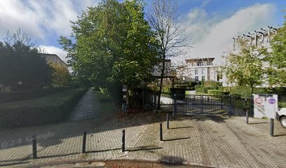 Entire Flat Next to Disneyland and Paris, Chambre d'Hôtes à Bailly-Romainvilliers