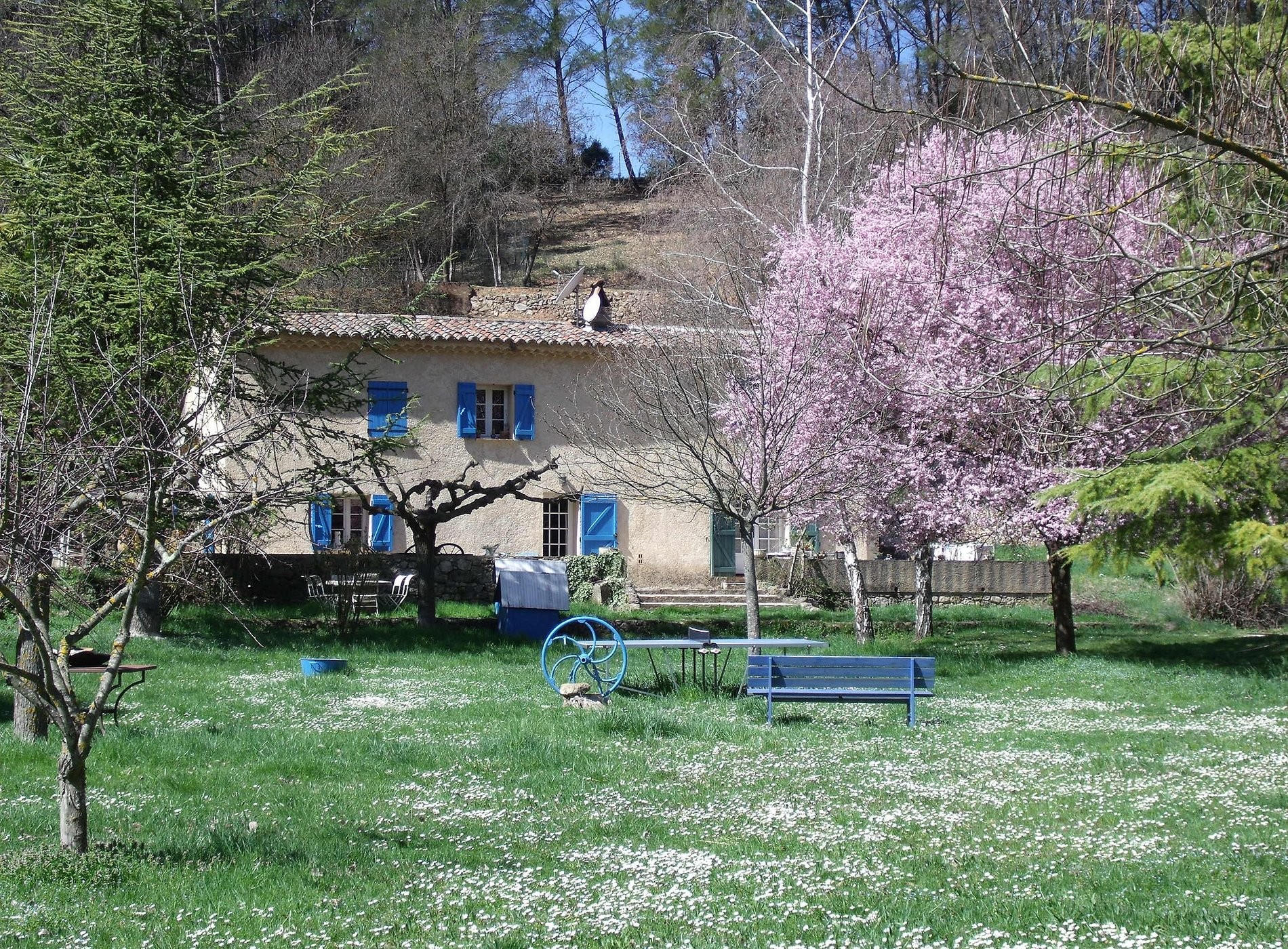 Domaine de la Provenç'âne Le Pigeonnier Caroline et Gérard Massel, Chambre d'Hôtes à Salernes