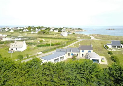 Ty Neiz Et Ty Vran : Vacances Avec Piscines, Location de Vacances à Kerlouan