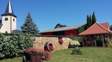 Gîte De France - A L'Ombre Du Clocher, Location de Vacances à Huttendorf