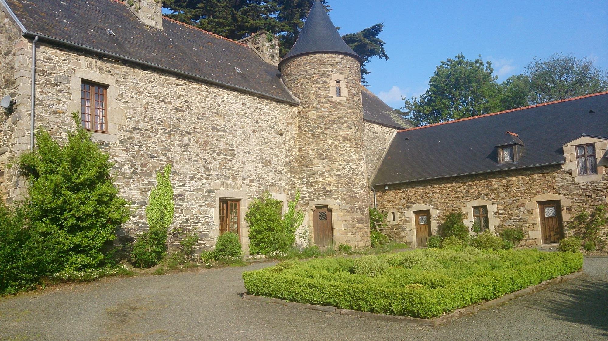 Manor Troguindy, Chambre d'Hôtes à Minihy-Tréguier