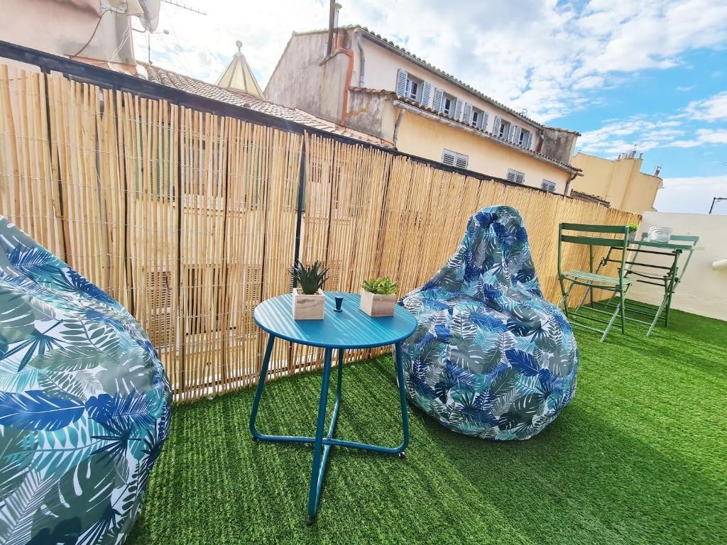 GregBnb - Centre Ancien - Studio Roof-Top+Clim, Location de Vacances à Toulon