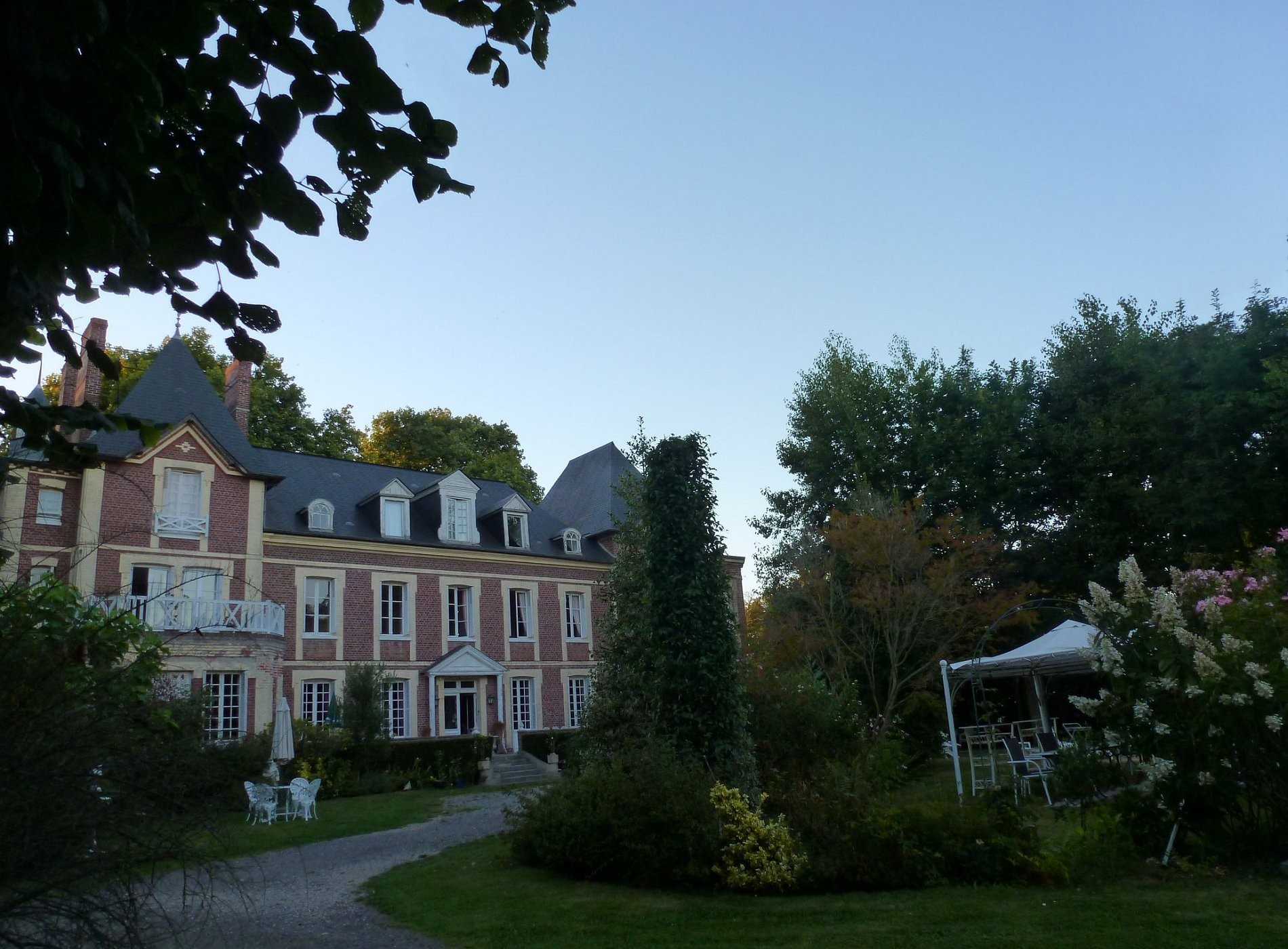 Le Castel des Vergers, Chambre d'Hôtes à Longueil