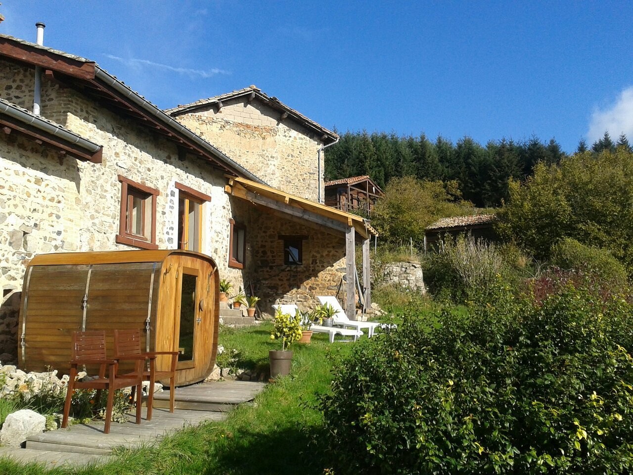 Hameau de Bonnevay chambres d'hôtes Spa et Bien-être, Chambre d'Hôtes à Marchampt