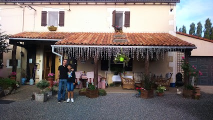 La Grange Delhoume, Chambre d'Hôtes à Confolens
