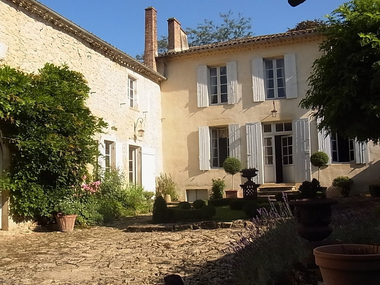 Chambres d'Hôtes - B&B Les Contreforts, Chambre d'Hôtes à Pondaurat