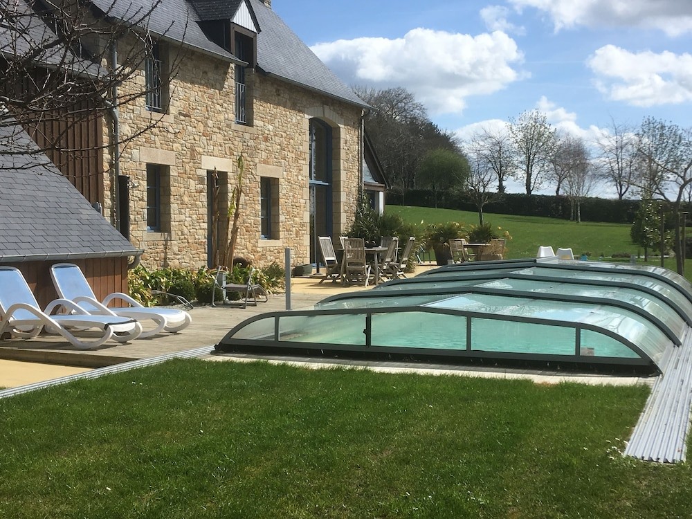 Chambres D'hôtes Et Roulotte De La Rance - Saint Malo, Chambre d'Hôtes à Saint-Jouan-des-Guérets