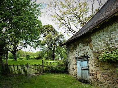 Le Petit Gîte, Location de Vacances à Jumilhac-le-Grand