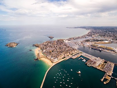 Au Détour Du Mont, Chambre d'Hôtes à Roz-sur-Couesnon