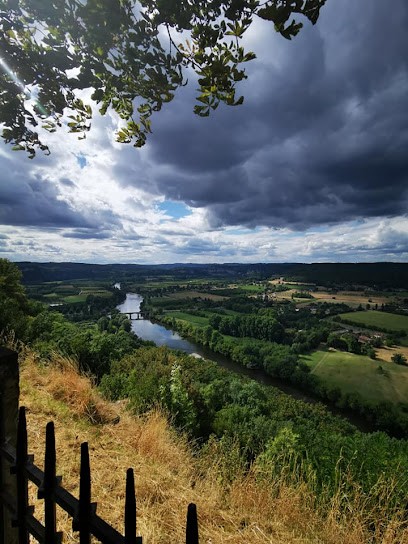 De Pourpre Et Dort, Location de Vacances à Queyssac