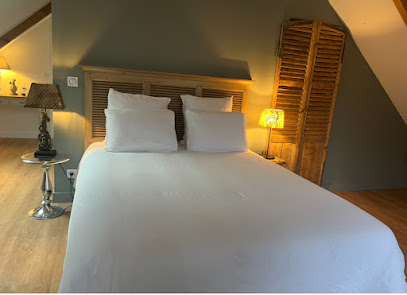 Le Domaine Des Trois Chênes, Chambre D'hôtes à Thieulloy-la-Ville