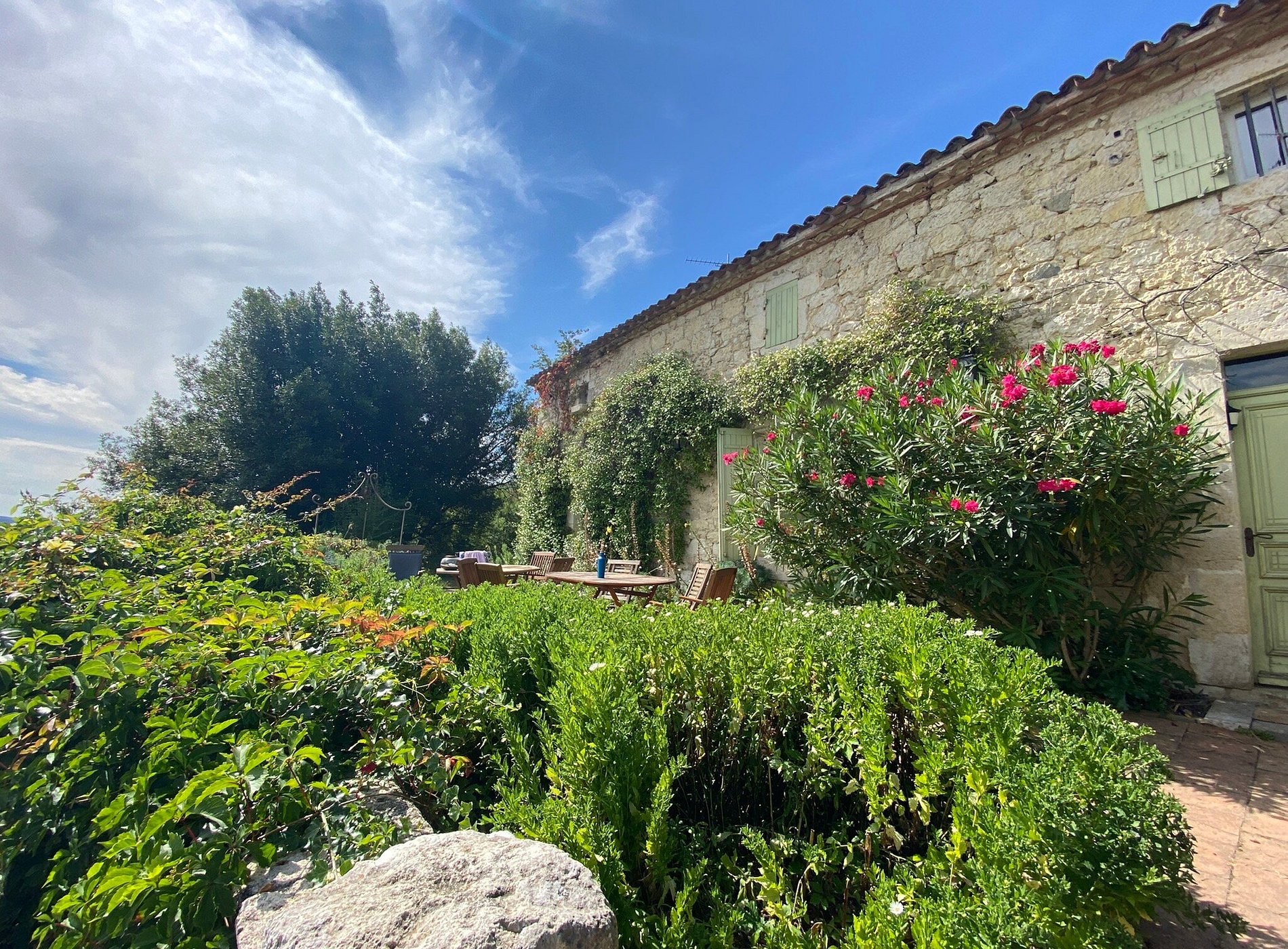 Le Clos De Lusignan, Chambre d'Hôtes à Lusignan-Petit