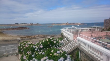 Family Holiday Home, Location de Vacances à Plougrescant