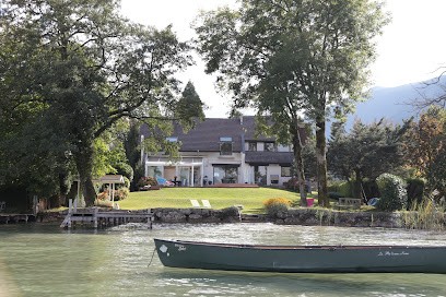Les Pieds dans l'Eau, Chambre d'Hôtes à Sevrier