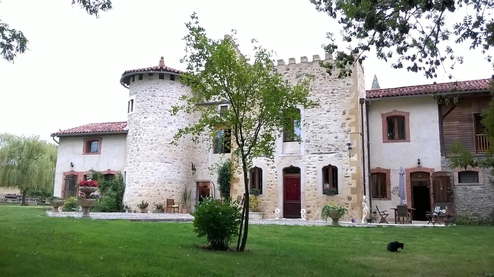 B&B Domaine Du Val De Soux, Chambre D'hôtes à Montgaillard-de-Salies
