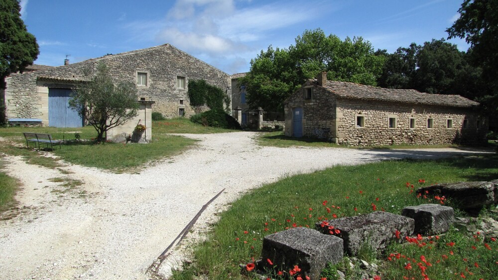 Farm Grand Cordy, Chambre d'Hôtes à Grignan