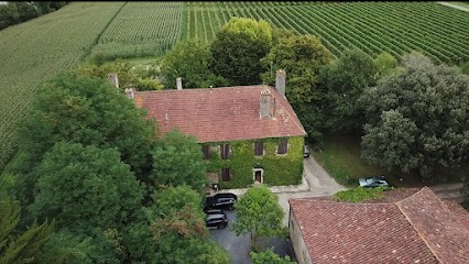 MANOIR DE BUROSSE, Chambre d'Hôtes à Dému
