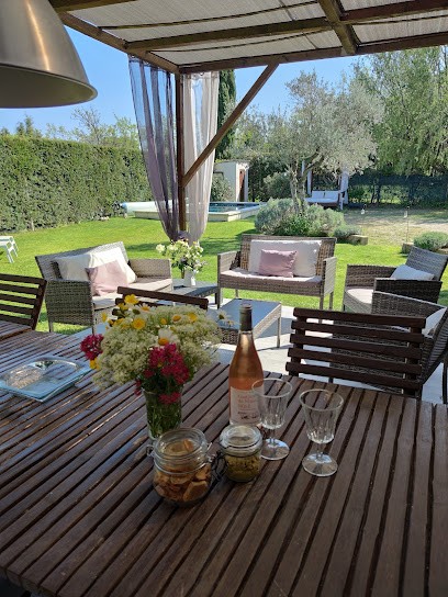 Le cabanon tendance du Luberon, Chambre d'Hôtes à Mérindol