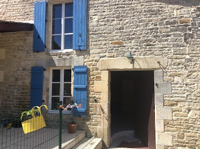 Le Petit Bijou, Chambre d'Hôtes à Saint-Fraigne