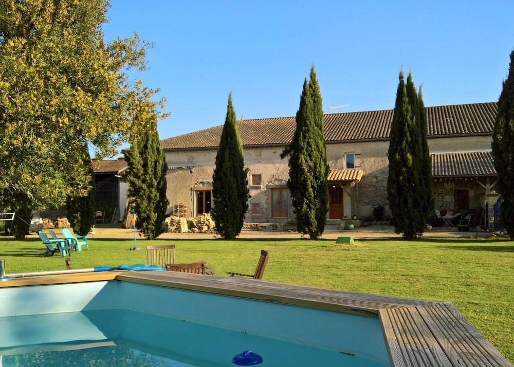 Auberge Des Pensées, Chambre d'Hôtes à Roquebrune