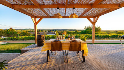 Le Chalet Sur La Colline Location De Vacances à Saint-Même-les-Carrières