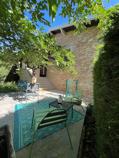 La Maison Au Pied De La Roche, Location De Vacances à Solutré-Pouilly
