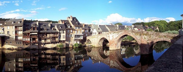 AU JARDIN DES SENS, Chambre d'Hôtes à Espalion